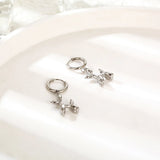 Boucles d'oreilles en forme de chien en miniature – Créoles dorées avec pendentif amusant en forme de chien