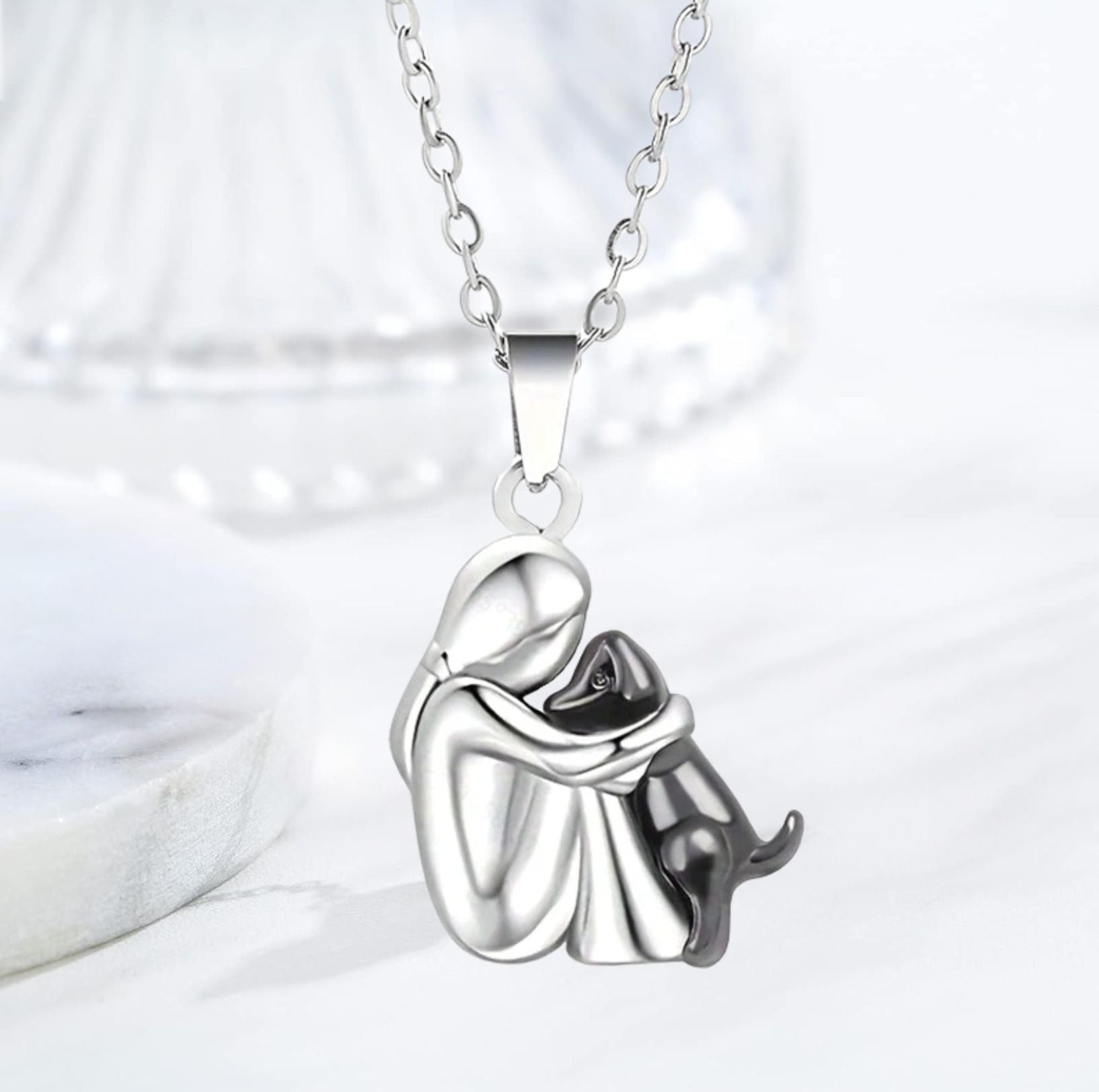Collier porte-bonheur avec motif de chien